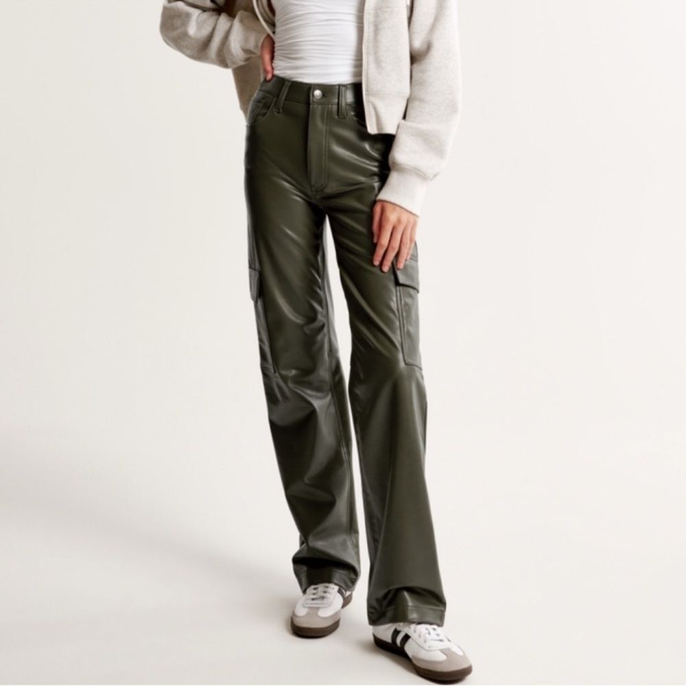 Abercrombie & Fitch Vegan Leather 90s Relaxed Cargo Pant Olive Green 28Short Nwt
